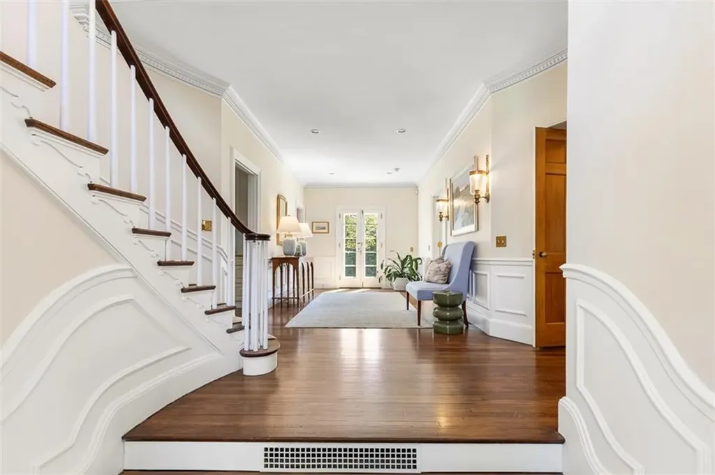 295 Laurel Avenue Providence RI 02906