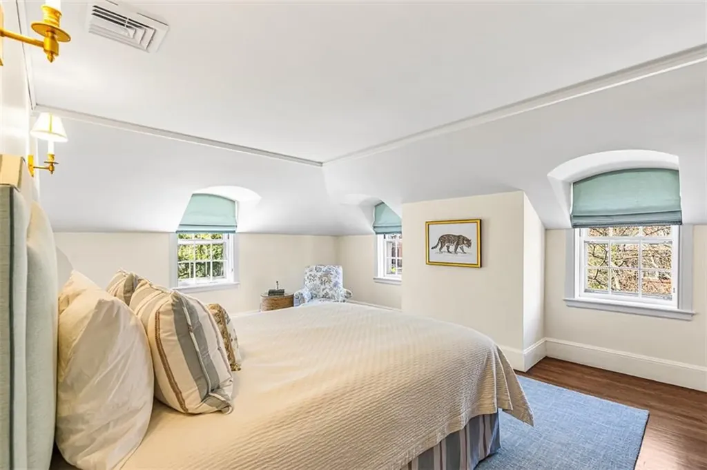 295 Laurel Avenue Providence RI 02906