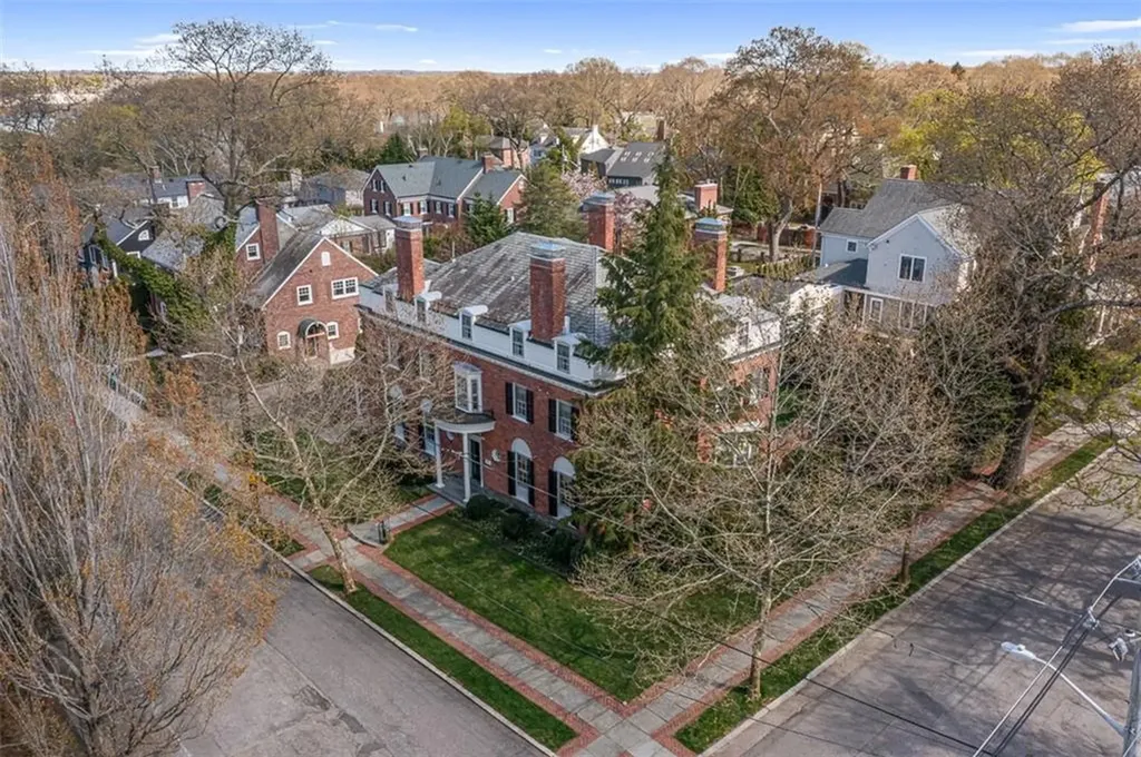 295 Laurel Avenue Providence RI 02906
