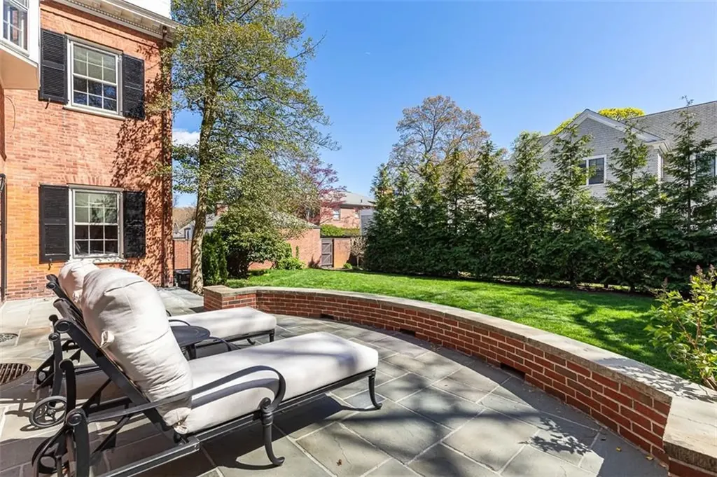 295 Laurel Avenue Providence RI 02906