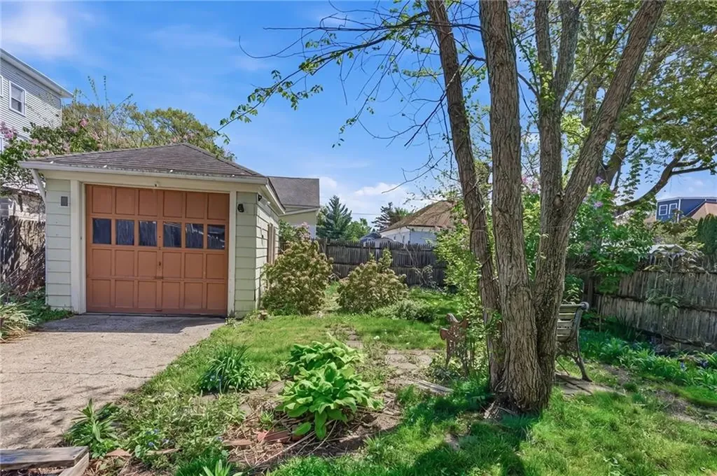87 Elder Street Pawtucket RI 02860