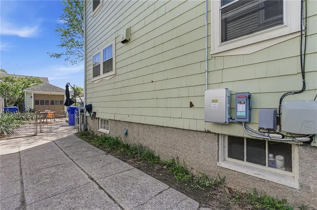87 Elder Street Pawtucket RI 02860