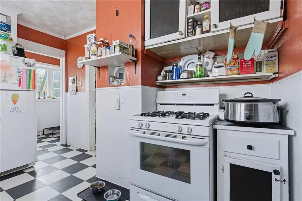 87 Elder Street Pawtucket RI 02860