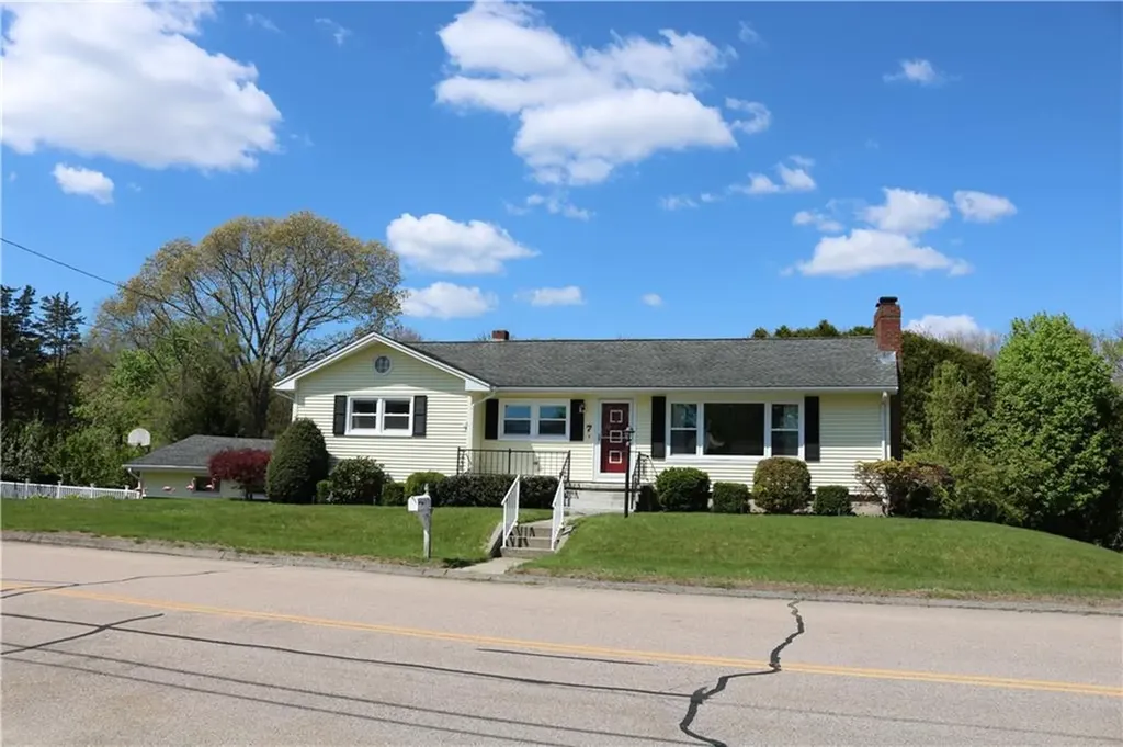 7 Nichols Lane Westerly RI 02891