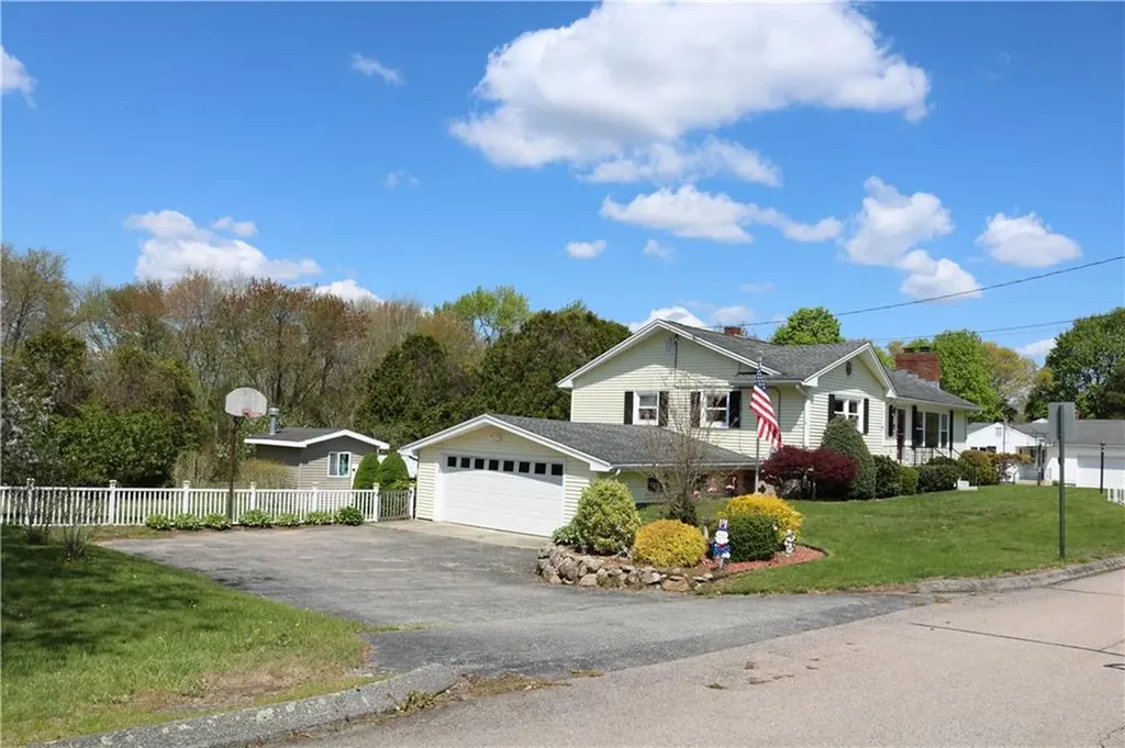7 Nichols Lane Westerly RI 02891