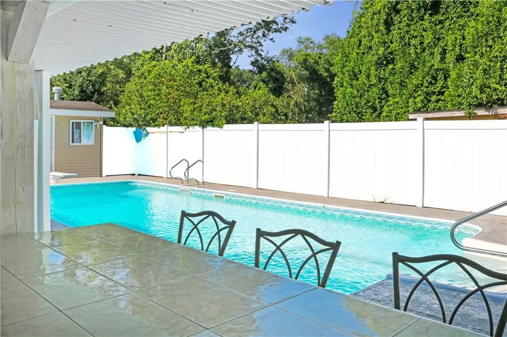 7 Nichols Lane Westerly RI 02891