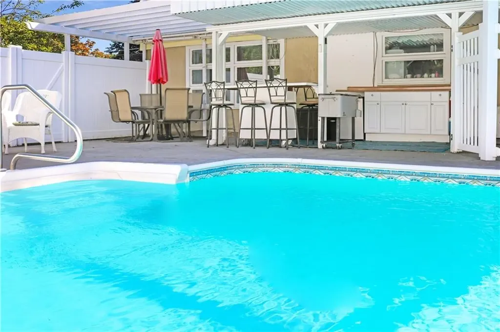 7 Nichols Lane Westerly RI 02891
