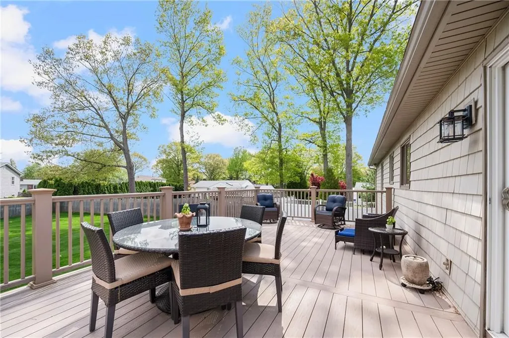 7 Robins Way North Providence RI 02904