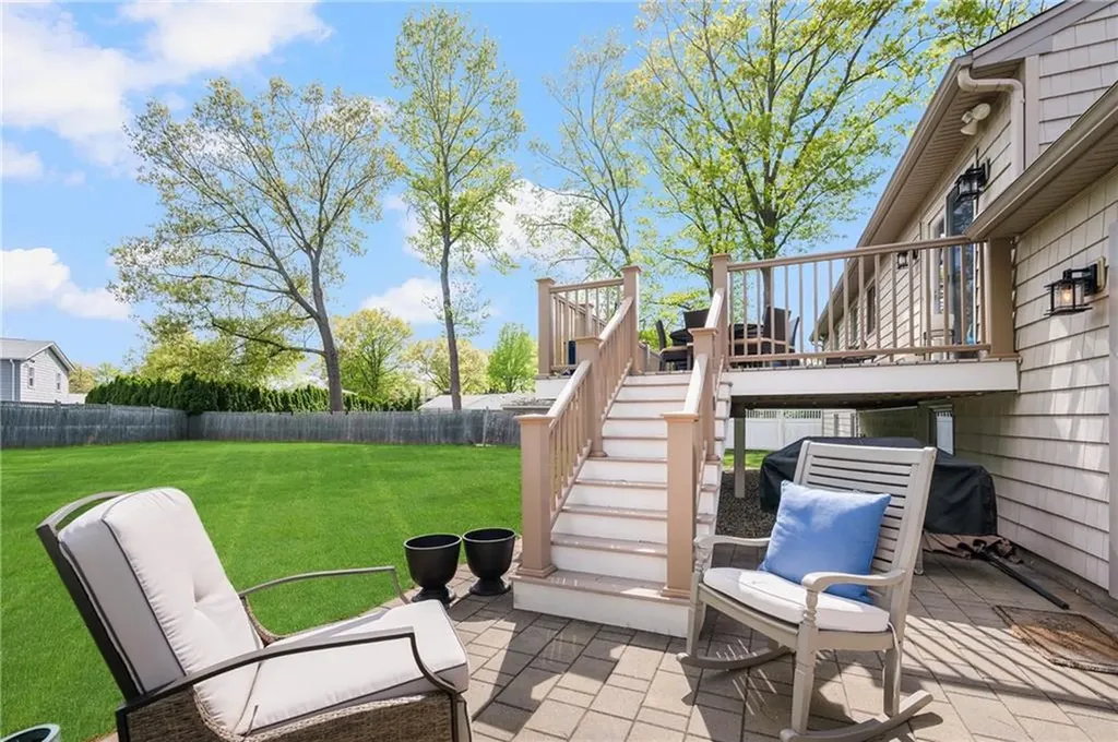 7 Robins Way North Providence RI 02904