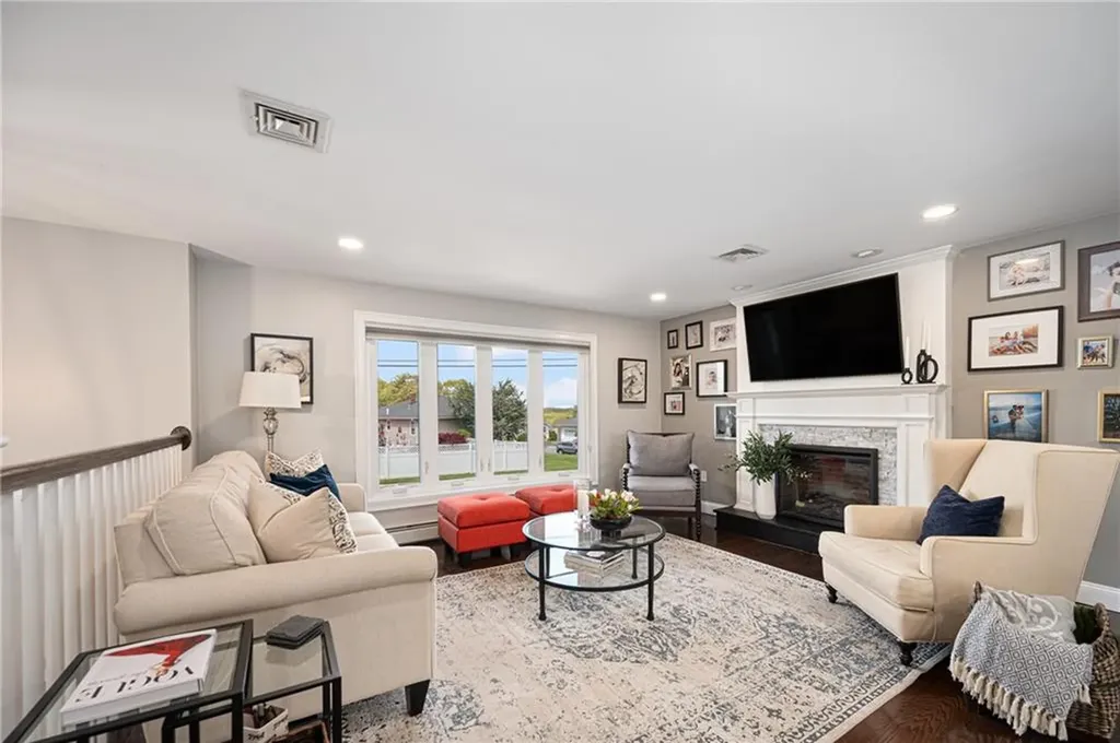 7 Robins Way North Providence RI 02904