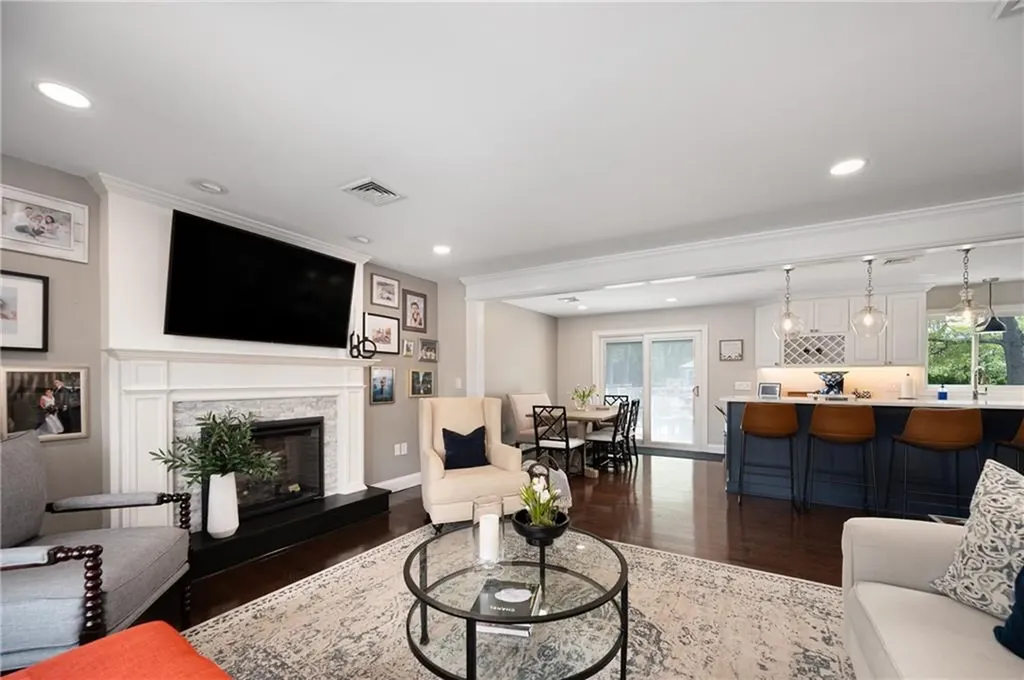 7 Robins Way North Providence RI 02904