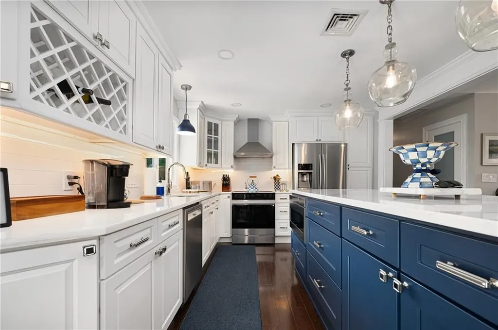 7 Robins Way North Providence RI 02904