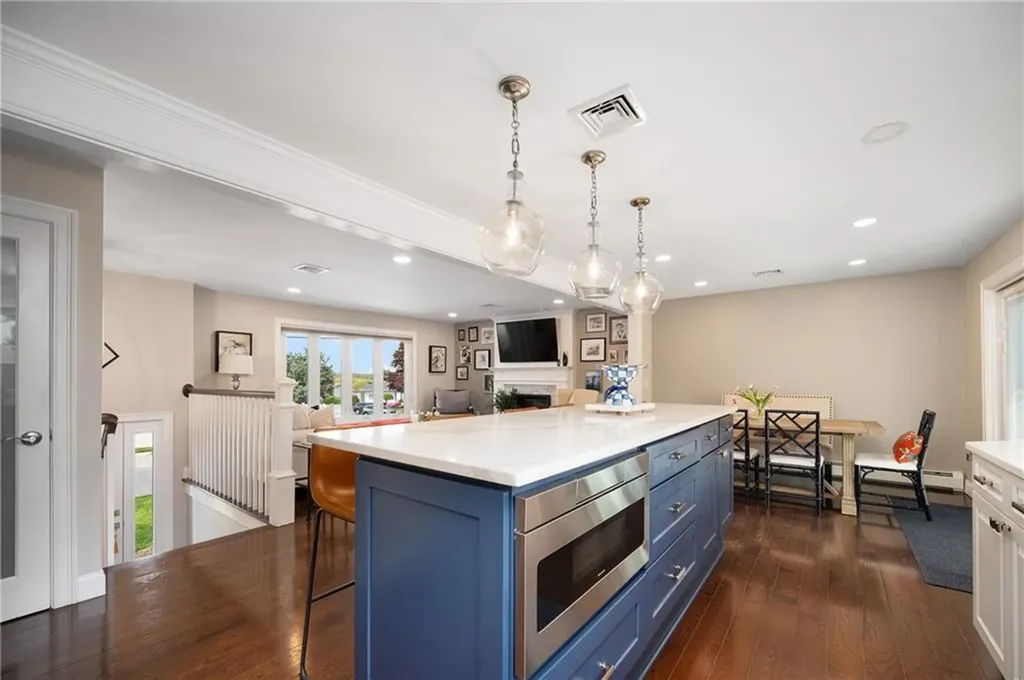 7 Robins Way North Providence RI 02904