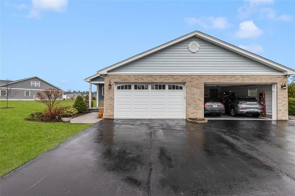 19 Bella Vista Circle Glocester RI 02814