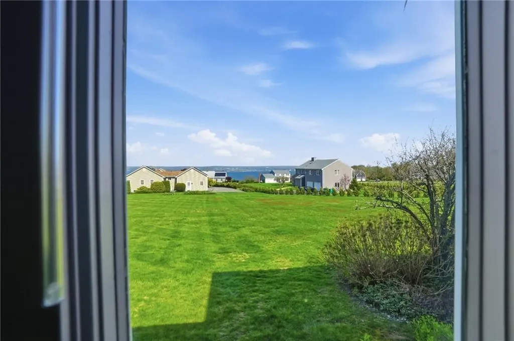 22 Roger Williams Court Portsmouth RI 02871