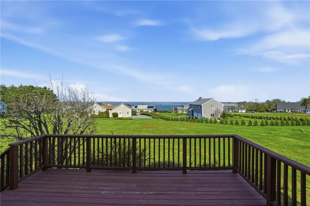 22 Roger Williams Court Portsmouth RI 02871