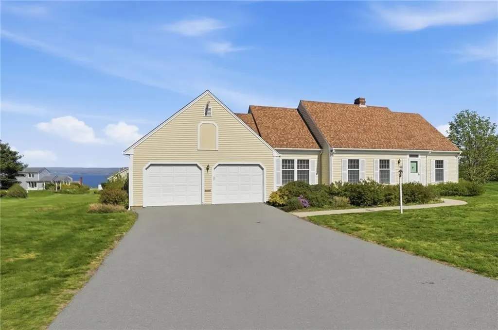 22 Roger Williams Court Portsmouth RI 02871