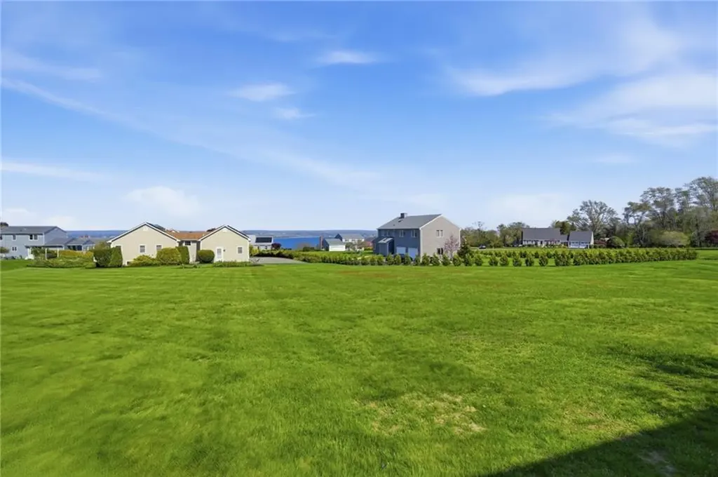 22 Roger Williams Court Portsmouth RI 02871