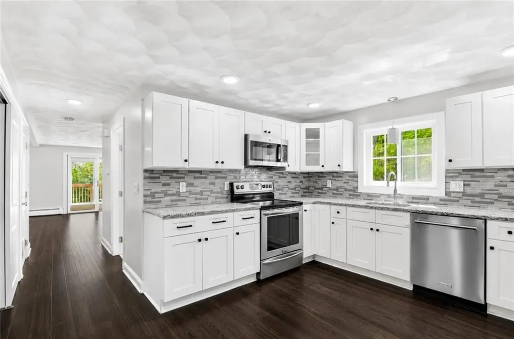435 Maureen Circle Burrillville RI 02839