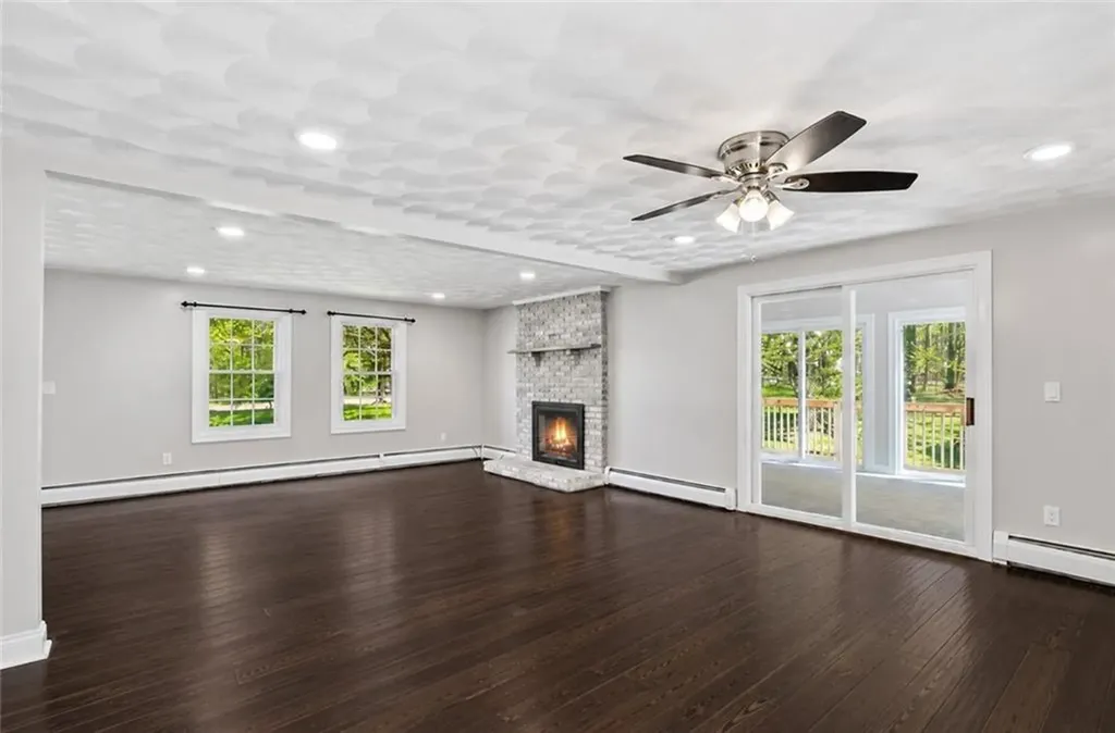 435 Maureen Circle Burrillville RI 02839