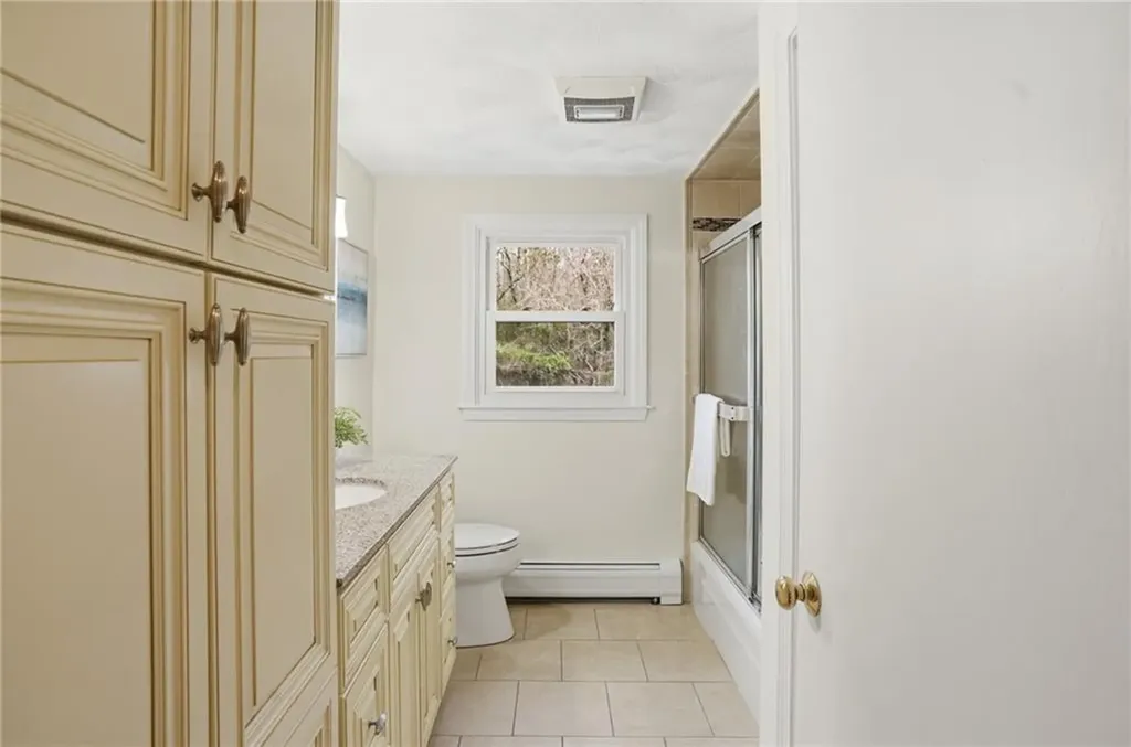49 Roosevelt Drive Bristol RI 02809