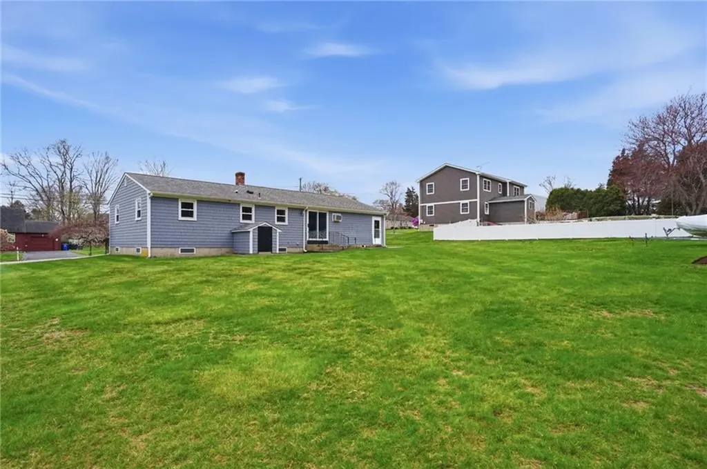 49 Roosevelt Drive Bristol RI 02809