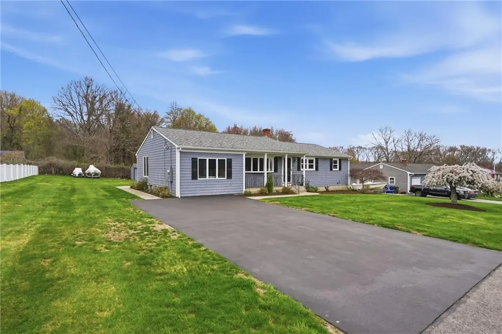 49 Roosevelt Drive Bristol RI 02809