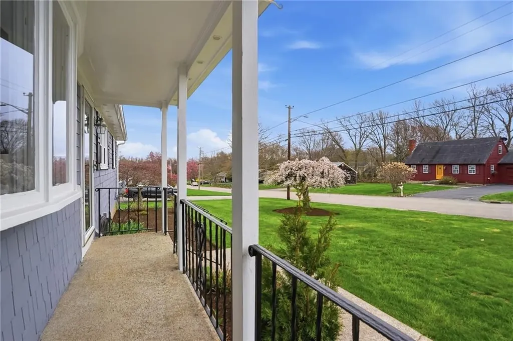 49 Roosevelt Drive Bristol RI 02809