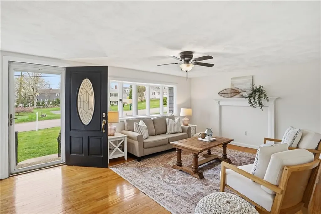 49 Roosevelt Drive Bristol RI 02809