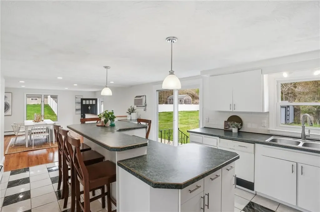 49 Roosevelt Drive Bristol RI 02809