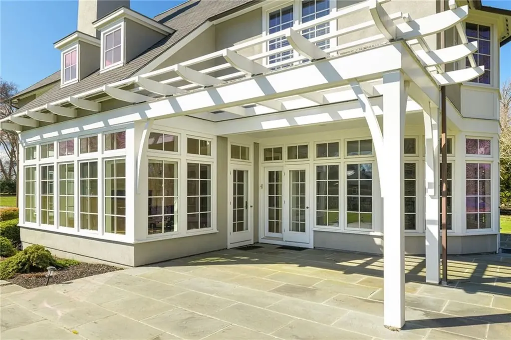 9 Ocean Lawn Lane Newport RI 02840