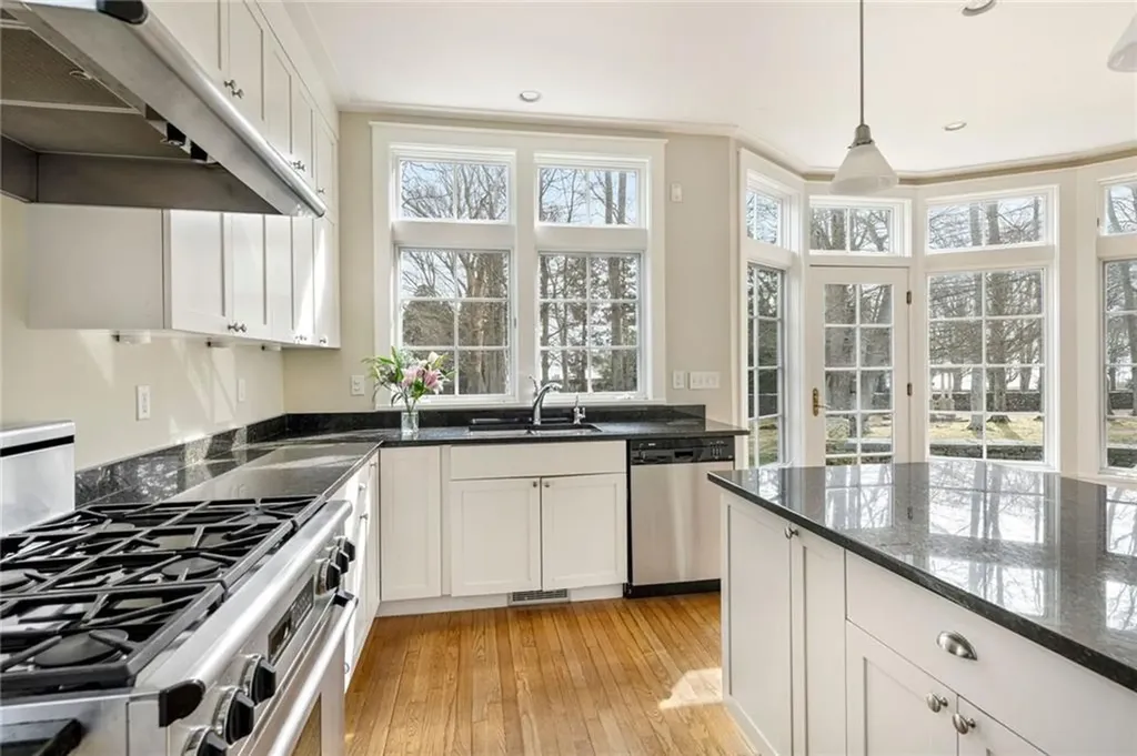 9 Ocean Lawn Lane Newport RI 02840