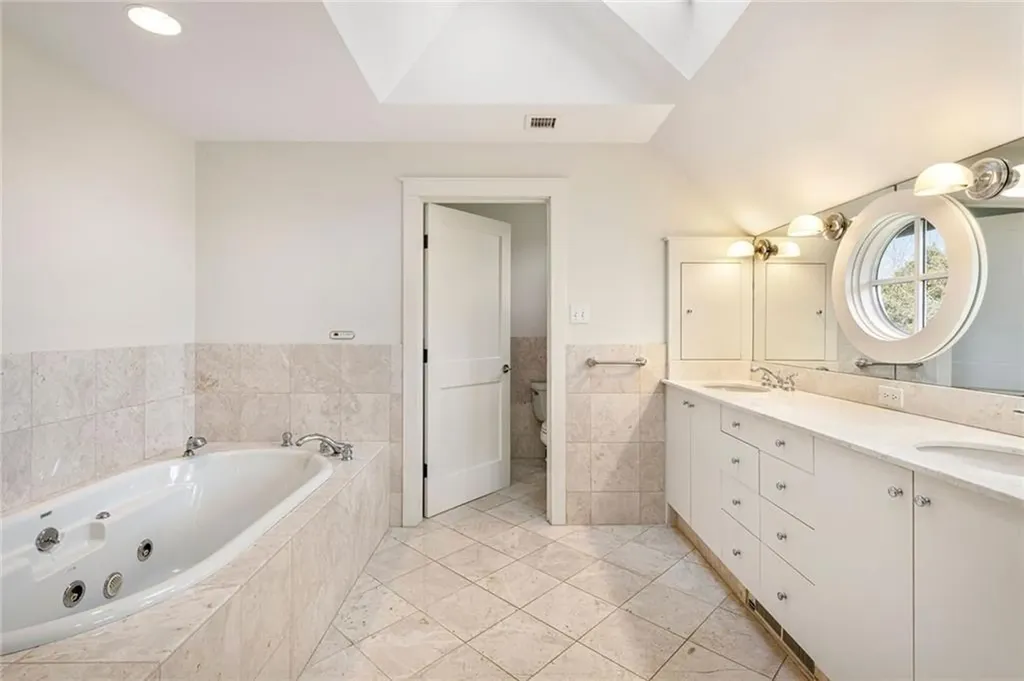 9 Ocean Lawn Lane Newport RI 02840