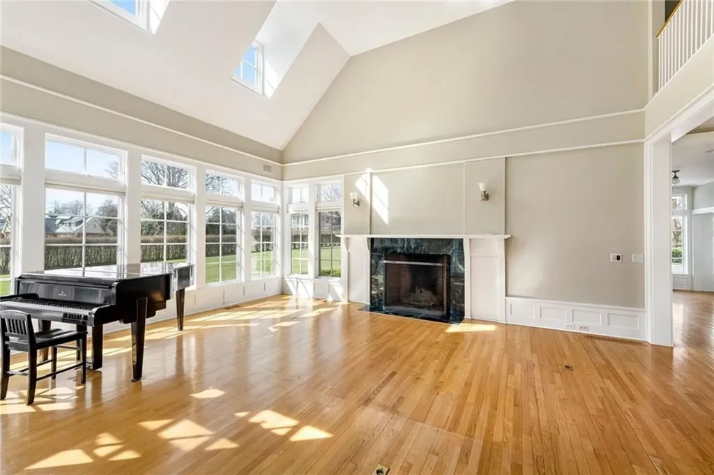 9 Ocean Lawn Lane Newport RI 02840
