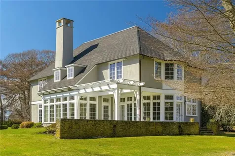 9 Ocean Lawn Lane Newport RI 02840