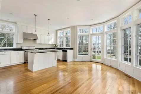 9 Ocean Lawn Lane Newport RI 02840