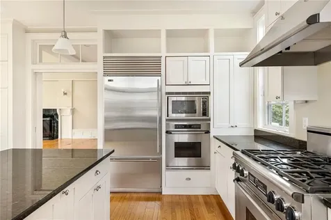 9 Ocean Lawn Lane Newport RI 02840