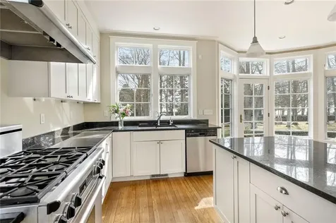 9 Ocean Lawn Lane Newport RI 02840