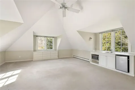 9 Ocean Lawn Lane Newport RI 02840