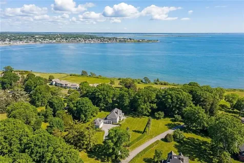 9 Ocean Lawn Lane Newport RI 02840