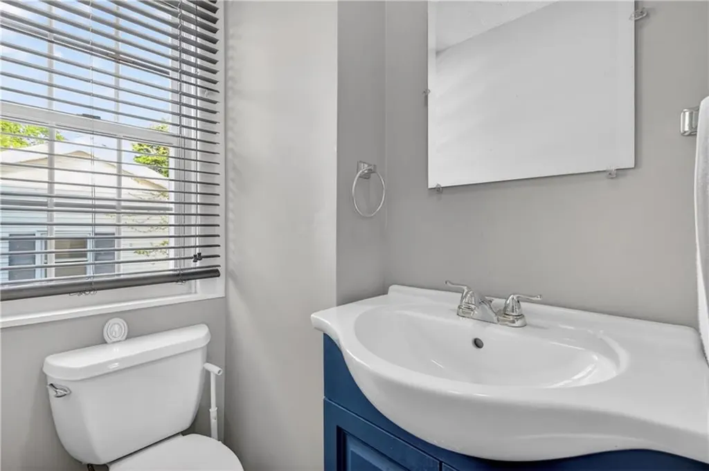 103 Burnside Avenue East Providence RI 02915