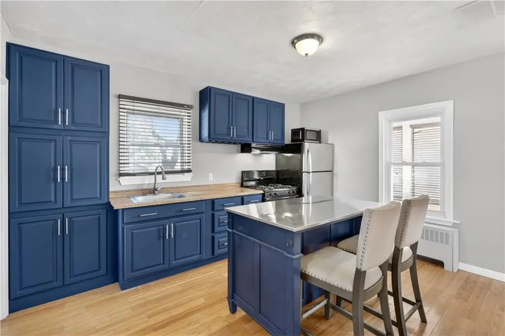 103 Burnside Avenue East Providence RI 02915