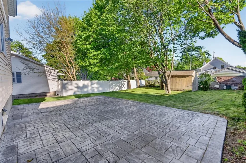 103 Burnside Avenue East Providence RI 02915