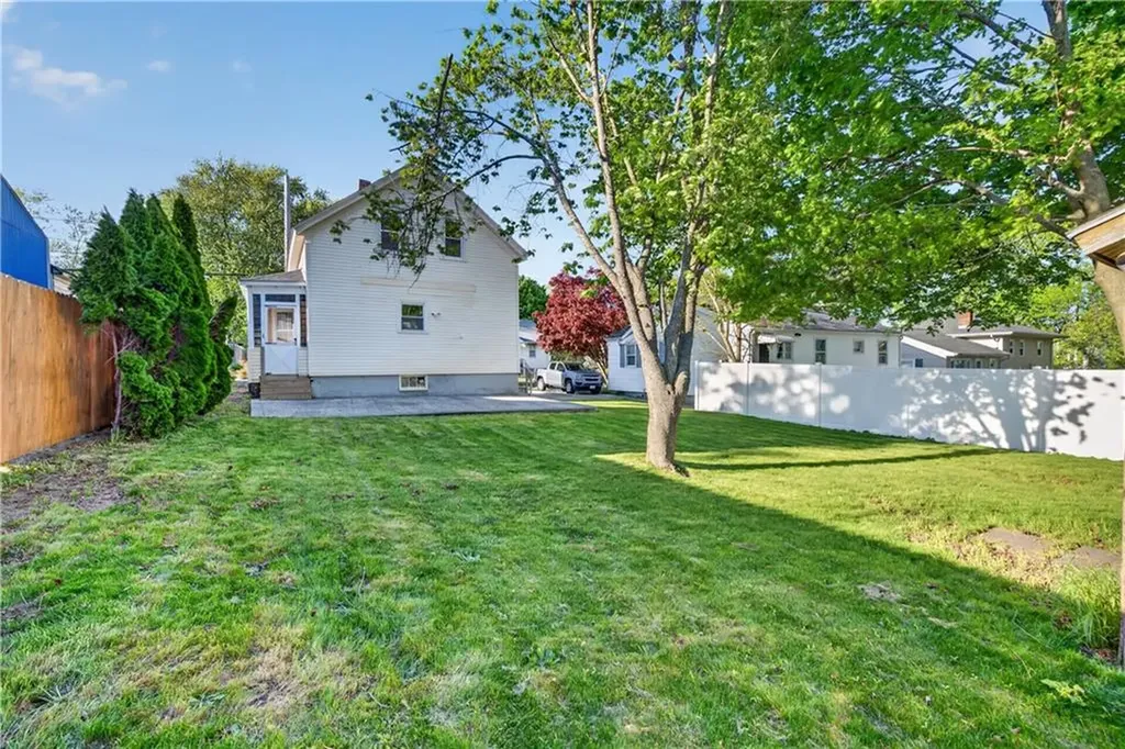 103 Burnside Avenue East Providence RI 02915