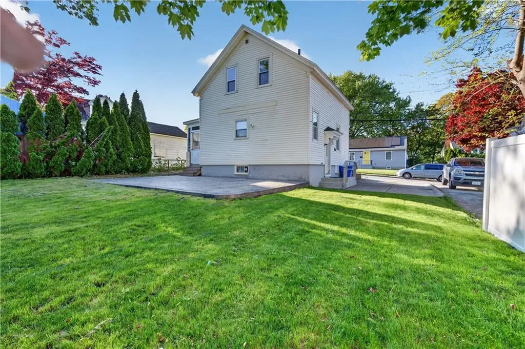 103 Burnside Avenue East Providence RI 02915