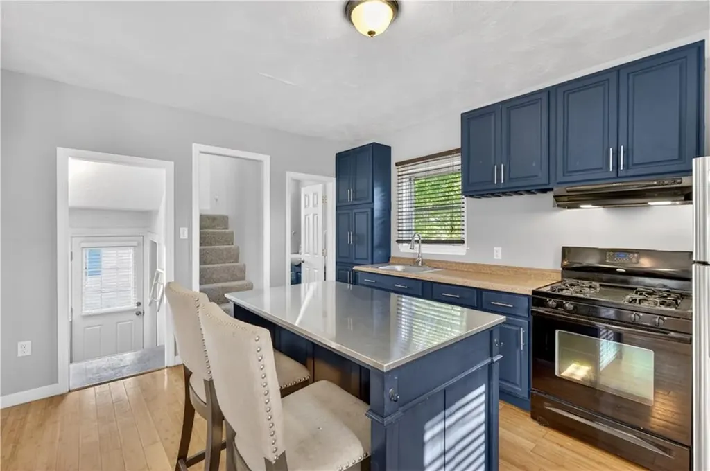 103 Burnside Avenue East Providence RI 02915