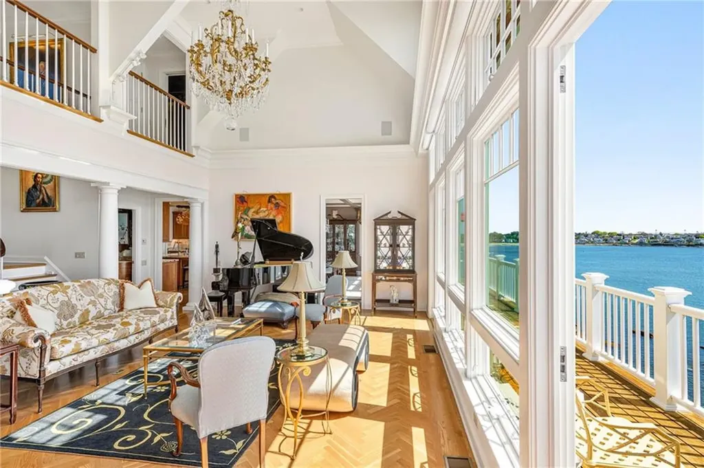 737 Boston Neck Road Narragansett RI 02882