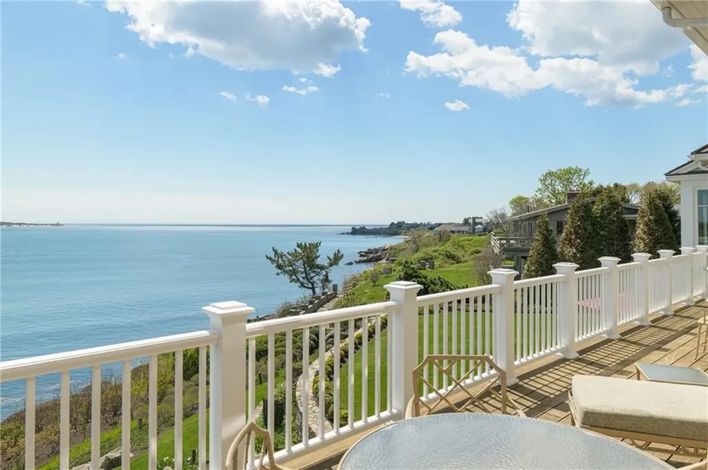 737 Boston Neck Road Narragansett RI 02882