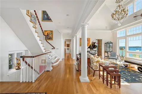 737 Boston Neck Road Narragansett RI 02882