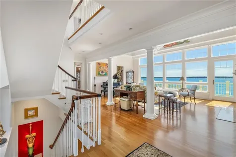 737 Boston Neck Road Narragansett RI 02882